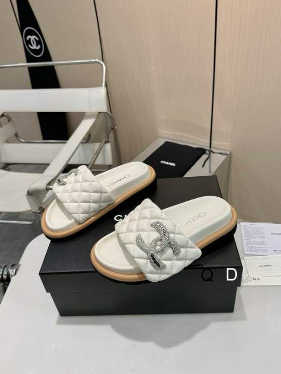 Picture of Chanel Slippers _SKUChanelsz35-40GDT03043215